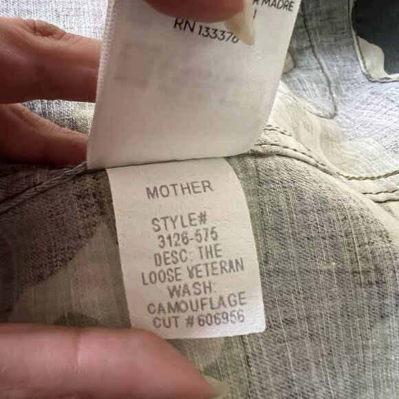 Mother Shirt Womens XS Green Linen Lyocell Camouflage Loose Veteran Button Up - Picture 9 of 11